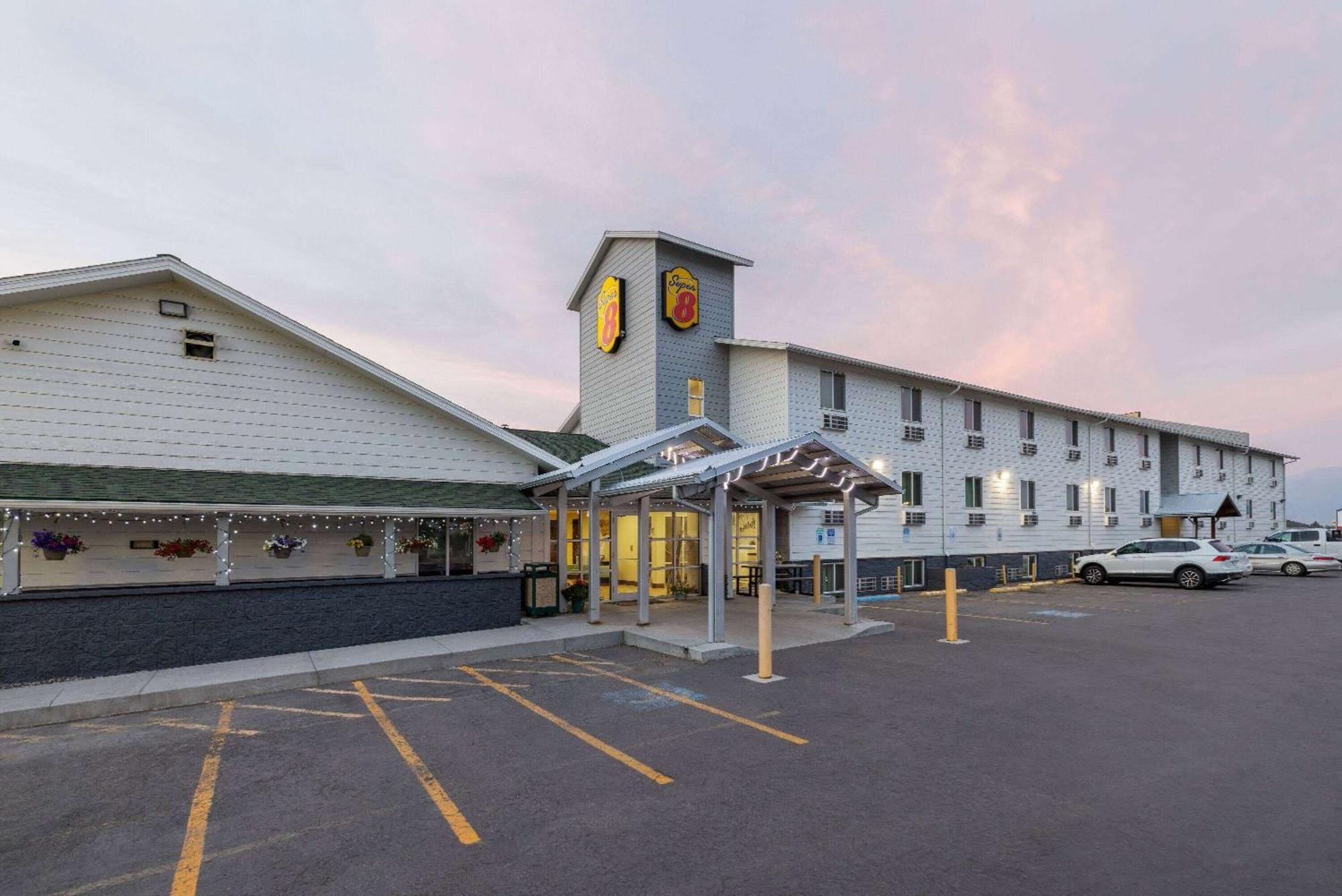 Super 8 By Wyndham Belgrade/Bozeman Airport Μοτέλ Εξωτερικό φωτογραφία